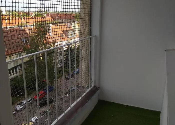 Single Private Room In A 5 Room Shared Apartment