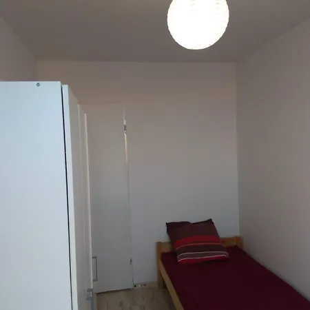 Single Private Room In A 5 Room Shared Apartment Wroclaw Exterior photo